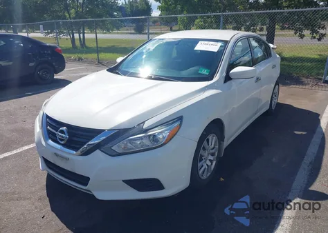 2018 Nissan Altima 2.5 S z USA, uszkodzony, nr VIN 1N4AL3APXJC104834